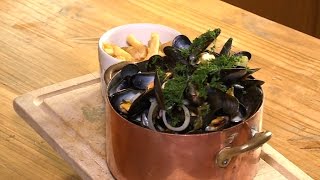 Recette  les moules frites [upl. by Yentiw5]