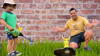 Jasper Help Dad Cut the Grass with his New Weed Trimmer Toy  Fun Lawn Mowing [upl. by Ary]