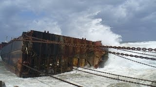 Mammoet Salvage  Wreck removal of a container ship in South Africa [upl. by Jacquenetta]