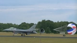 Luchtmachtdagen 2014 in GilzeRijen F16 land met parachute [upl. by Bauer719]