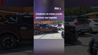 En Nuevo León un conductor se mareó y chocó con 6 carros estacionados HechosMeridiano [upl. by Stevie]