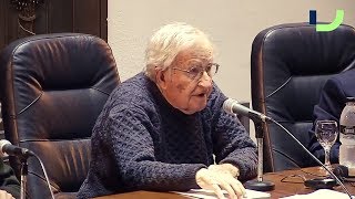 Especiales TNU Conferencia de Noam Chomsky en Montevideo Uruguay 1772017 [upl. by Alcot]