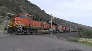 BNSF 7120 West East Lyle Lyle WA [upl. by Einahteb]