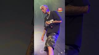 Emis Killa canta live a Barletta [upl. by Ferdy]