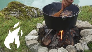 Wie du brennendes Hirsch Gulasch im Dutch Oven kochst 🔥🔥🔥 [upl. by Standley]