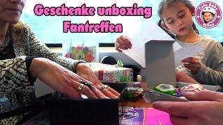 Geschenke von Fantreffen  Überraschungspakete öffnen im Zug  Unboxing  Kinderkanal [upl. by Auj446]