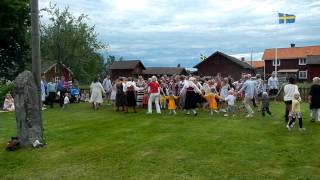 Midsommarfirande i Rönnäs Leksand Dalarna Sverige år 2012 10 [upl. by Hamrnand751]