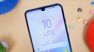 Honor 10 Lite  Tak powinien wyglądać niedrogi smartfon [upl. by Boothe]