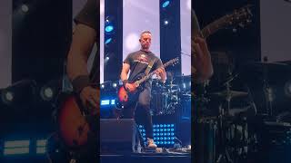 Mark Tremonti Blackbird Solo 4k front row Alter Bridge [upl. by Sihonn]