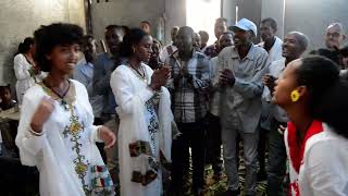 የአማራ ባህላዊ ሰርግ ጭፈራ 10  Amhara tradition Cultural WEDDING 10 Bahilawi Yeserg Chifera [upl. by Idaf832]