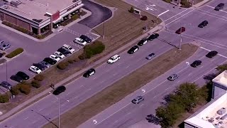 Man runs from Leawood police during traffic stop tries to hide in Pottery Barn [upl. by Munford145]