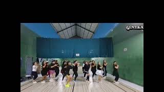 APT VERSI KOPLOTiktok Viralchoreo by Gentika [upl. by Anson]