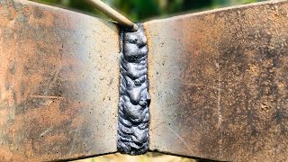 Very few welders know the technique of vertical welding in steel plate iron [upl. by Basilius]