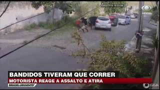 Flagrante vítima cercada dentro de carro põe os bandidos pra correr [upl. by Comstock]