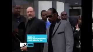 Snoop DoggWarren GDrDre and Daz Arrive To Nate Doggs Funeral [upl. by Einned681]