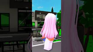 Chikiri Bai Bai bam  Giant Layla Takes Over 😯😰robloxshorts roblox [upl. by Atikram]