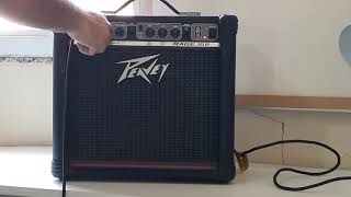 Review do Peavey Rage 158 [upl. by Einnel]