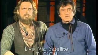 The Highwaymen win Favorite Country Video Group AMA 1986 [upl. by Enaj761]