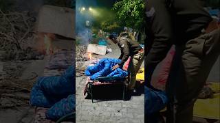 सर्दरात बिना बिस्तर एक माँ नन्हा बेबी कोई ऐसे कैसे सो सकता हैँ😥🫂mom cutebaby humanity motivation [upl. by Ricoriki973]