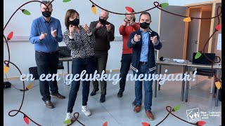 Prettige Kerst en een Gelukkig Nieuwjaar muziek Pastoor Matthias feat Léonie  Kerstmis is daar [upl. by Llednohs]