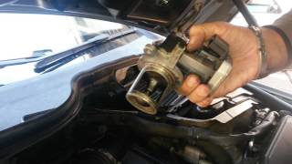 How to remove the egr valve from a merc r320 cdi [upl. by Krystal147]