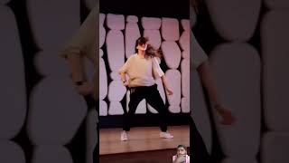 Lat lag gayi dance dancefitlive bollywood dancefitlive1m love song ishasinghchoreography [upl. by Rednaxela]