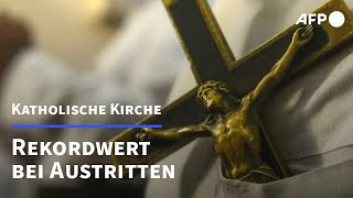 Katholische Kirche Zahl der Austritte erreicht Rekordwert  AFP [upl. by Biel]