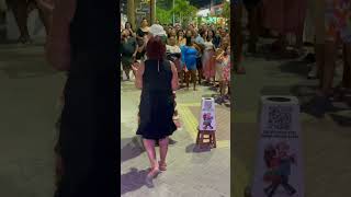 Karolina arrasando no centro de Porto portodegalinhas dança [upl. by Nosremaj790]