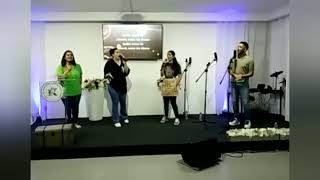 Campfire Coritos cover de israelhoughtonmusic por el Ministerio Kainos Worship  26624 [upl. by Gargan]