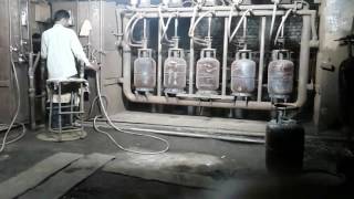 Lpg 142 cylinders Hydrostatic Test in lpg manufacturing plant [upl. by Bouzoun]