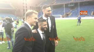 Insigne parla in dialetto con Giovinco e prende in giro Donnarumma [upl. by Aneetsirk]