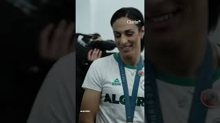 El presidente de Argelia recibe a los medallistas olímpicos entre ellos a la boxeadora Imane Khelif [upl. by Tenneb917]