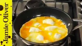 How To  make an omelette from Jamie Does [upl. by Arretal]