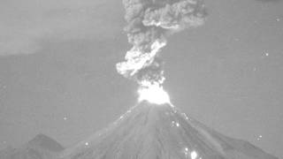 Volcán de Colima madrugada del 10 de diciembre 2016 Gran espectáculo [upl. by Giesser]