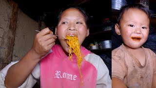 Ritas hot noodles in the farm house in the village  life in rural Nepal Ritarojan [upl. by Ayotahc538]