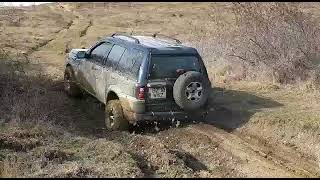 Land Rover Freelander OffRoad Extreme climb in Mud [upl. by Saxela7]