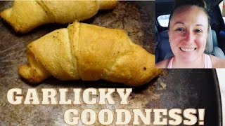 Pillsbury Crescent Rolls Recipe  How To Make Garlic Crescent Rolls [upl. by Modesta]