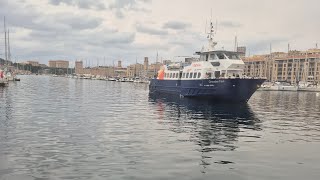 Promenade en mer Ce jourlà la mer est agitée Bateau tangue Mal de mer pour certains [upl. by Nyladnarb]