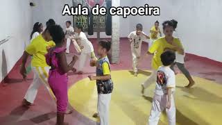 Aula de capoeira infantil [upl. by Essex]