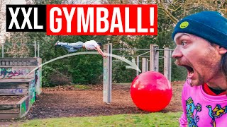 SPRÜNGE mit RIESIGEM GymnastikBall  Wilde FAILS amp Buschsprünge im Parkour Park [upl. by Aiveneg]