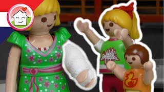 Playmobil filmpje Nederlands De Gebroken Arm  Familie Huizer [upl. by Ahsennod]