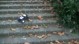 Test 2 les escalier 2 Axial UTB18 Capra [upl. by Ivana]