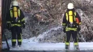 Brand auf Rottweiler Schrottplatz führt zu Großeinsatz für Feuerwehr [upl. by Yorick707]