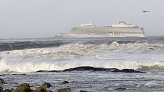 Kreuzfahrtschiff gerät in Schieflage [upl. by Iznik]