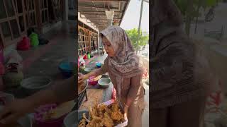 AYAM UTUH GORENG CRISPY MOMON FRIED CHICKEN PONOROGO [upl. by Bev331]