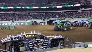 Grave Digger Freestyle Run Monster Jam Philly 5518 Loses 35th Anniversary Body During Run [upl. by Acired823]