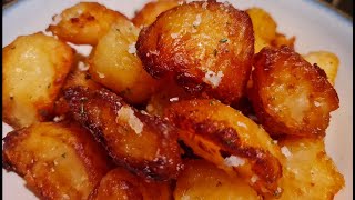 The BEST Crispy Roast Potatoes [upl. by Davena]