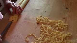 video ricetta fettuccine fatte a mano il canale di nonna Esterina [upl. by Fagen]