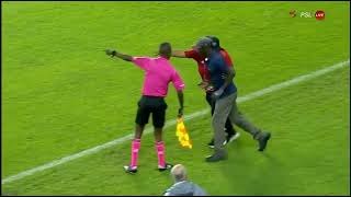 Referee was unhappy with Muthi Coins at Orlando Pirates stadium [upl. by Wain]