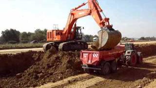 Hitachi 670 beläd Dumper LKW und Fendt Video2 [upl. by Savitt]